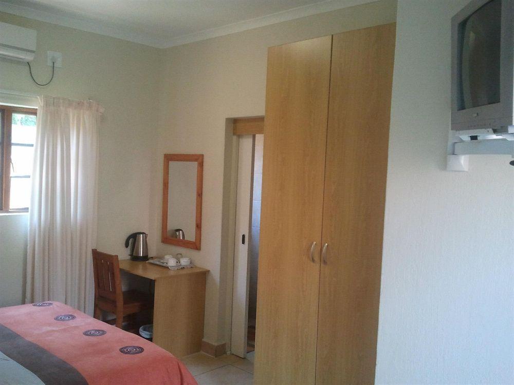 Country Link Guest Lodge โคมาติพอร์ต ภายนอก รูปภาพ