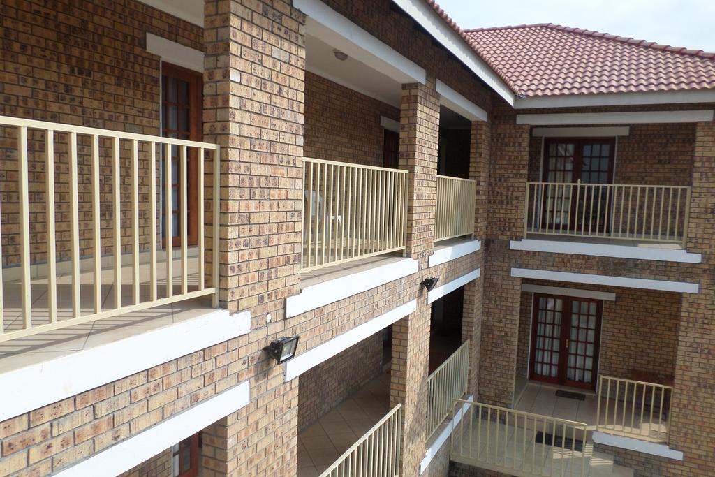 Country Link Guest Lodge โคมาติพอร์ต ภายนอก รูปภาพ