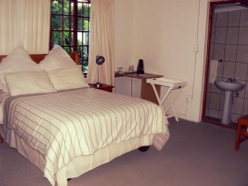 Country Link Guest Lodge โคมาติพอร์ต ภายนอก รูปภาพ
