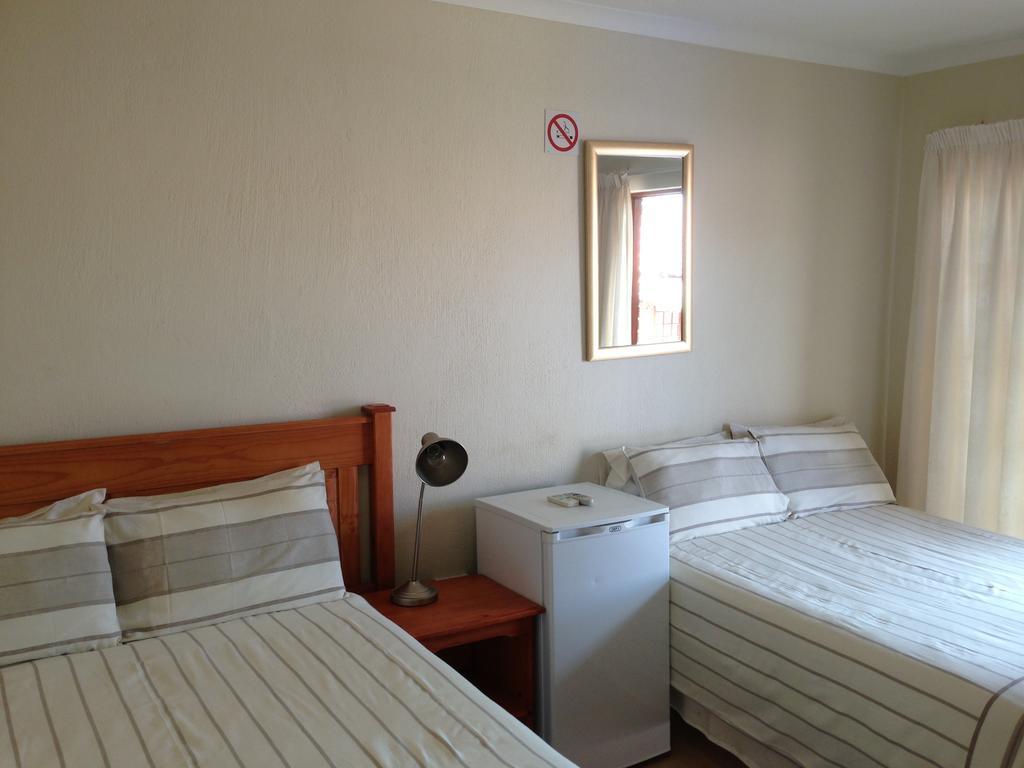 Country Link Guest Lodge โคมาติพอร์ต ภายนอก รูปภาพ