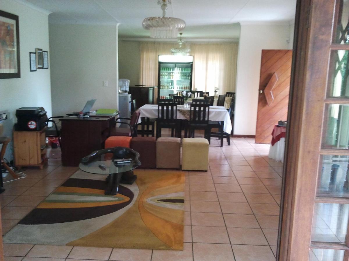 Country Link Guest Lodge โคมาติพอร์ต ภายนอก รูปภาพ